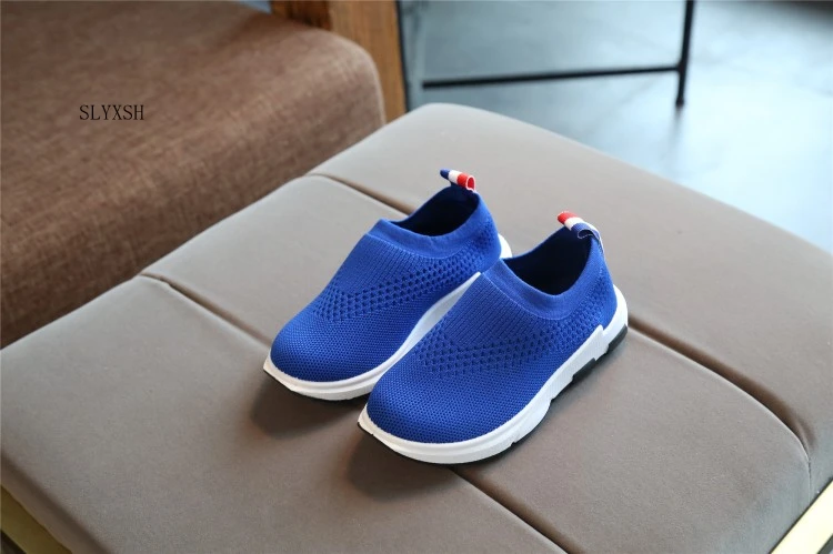 

SLYXSH Kids Sneaker Fly Line Child Running Shoes Flat Casual Shoes for Boys Girls Breathable Children Soft Shoes Mesh Slip-On