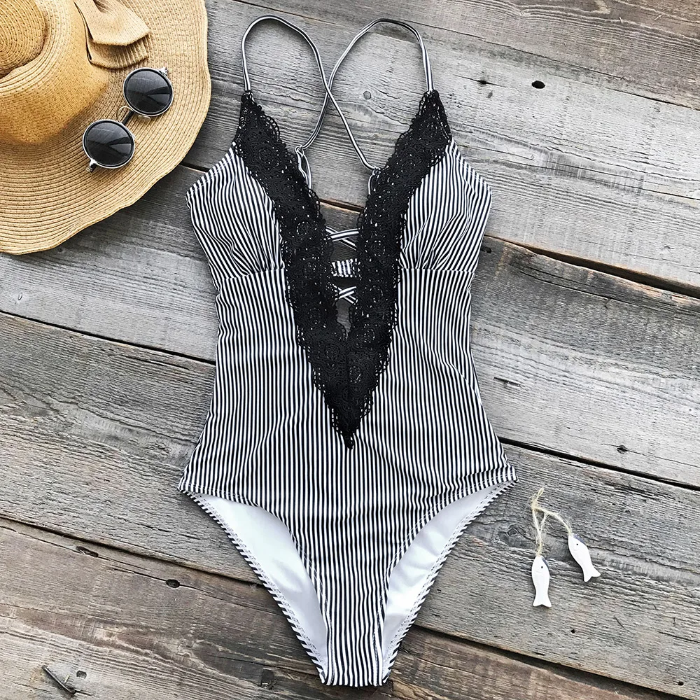 CUPSHE-Lace-Splicing-Back-Hook-Closure-One-piece-Swimsuit-Women-Vintage-V-neck-Backless-Monokini-2018 (3)