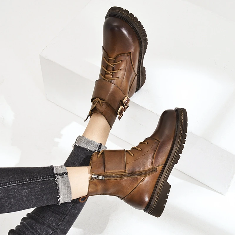 

Martin boots female 2018 autumn and winter new first layer leather women's shoes sleek minimalist square root shoes.