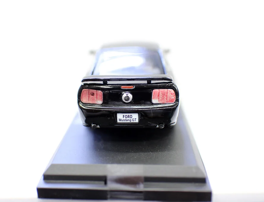 Оригинальная фабричная 1:43 Ford Mustang GT 2005 эксклюзивная игрушечная машинка из сплава для детей, детские игрушки, модель в подарок, оригинальная коробка