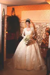 Длинные рукава бальные платья аппликации свадебные платья видеть сквозь пол - платье невесты иллюзия вернуться с кнопка свадебные платья