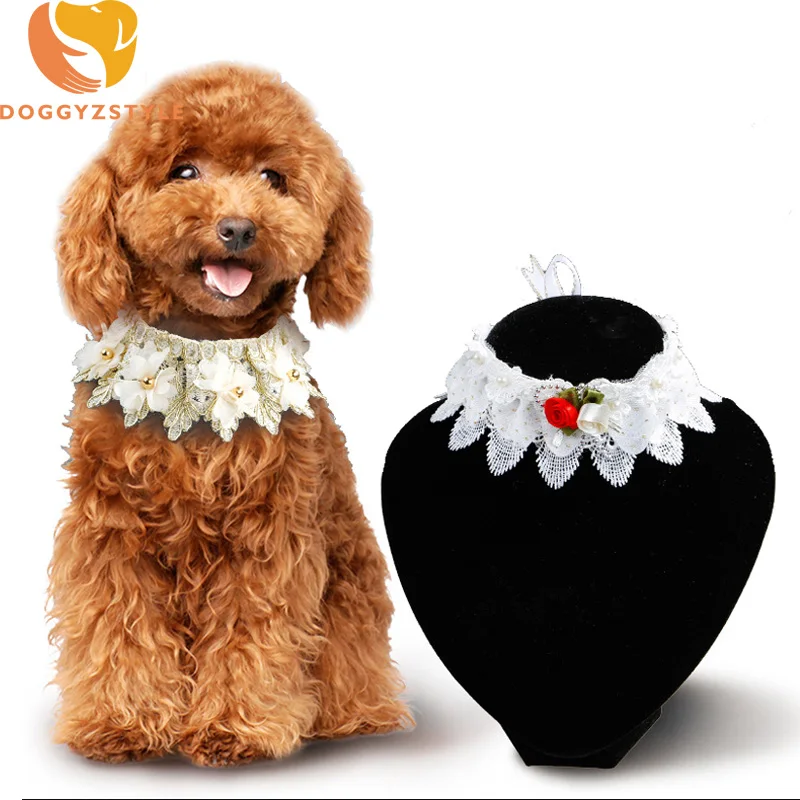 

Luxury Princess Dog Collar Lace Wedding Party Necklace Scarf Golden Flower Bibs Dog Cat Puppy Neckchief Collars Neck Decor