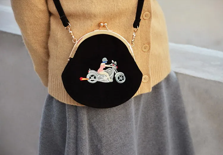 MSMO New YIZIStore Vintage Velvet Embroidery Shoulder Bags Women Messenger Bags Round Shape Clasp Bag YIZI Original Designed 09