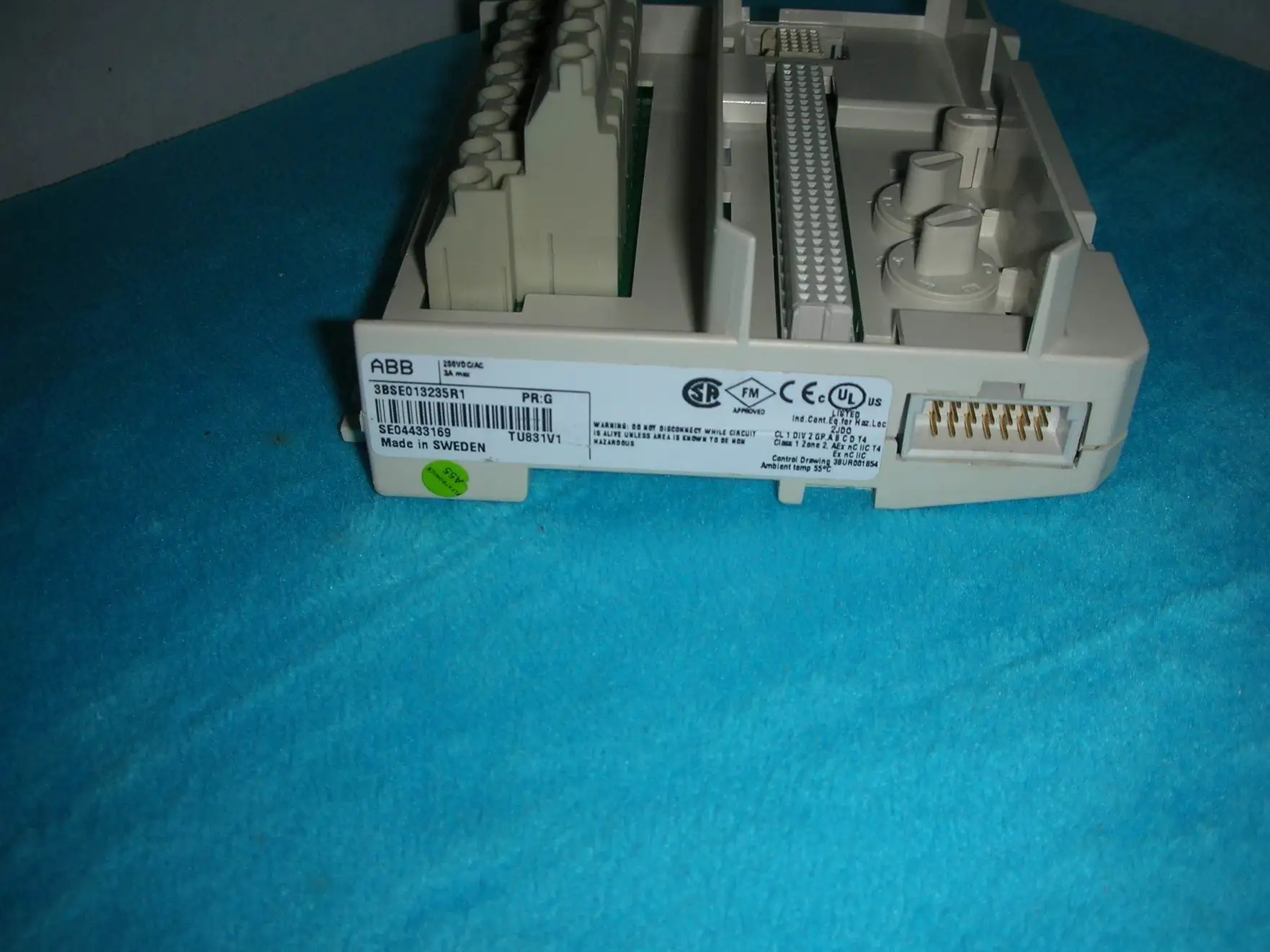 BSE013235R1 TU831V1
