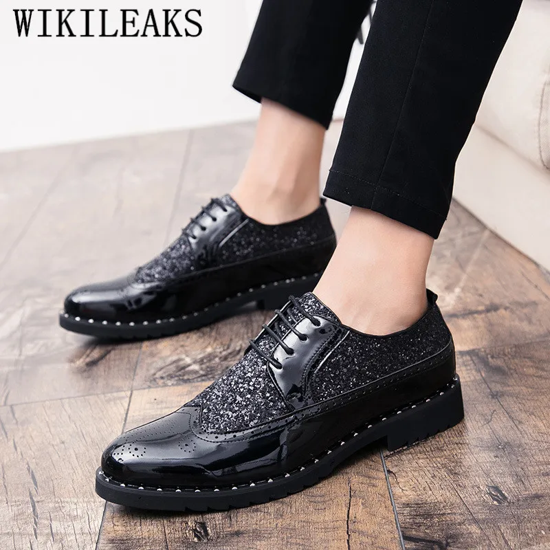 

Men Dress Shoes 2019 Fashion Male Business Patent Leather Shoes Men Brogue Shoes Sequin Formal Shoes Black Gold Zapatos Hombre