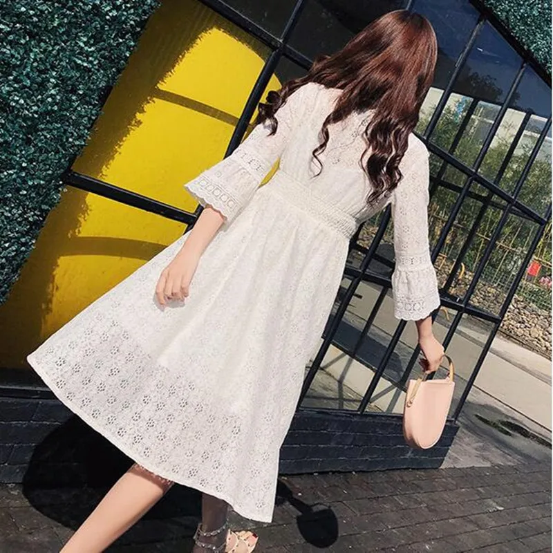 

SexeMara Elegant Pregnant Women Dress Spring 2018 New Summer White Lace Loose Maternity Knee High Dress