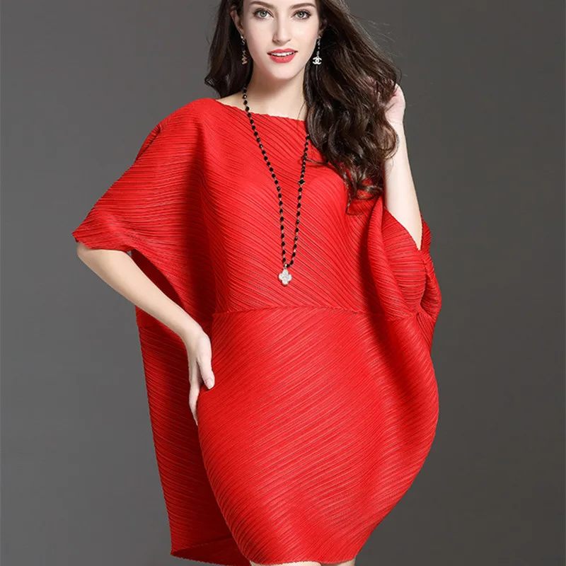 

Summer New 2019 Women Batwing Sleeve Round Neck Pleated Dress Elegant Large Size Loose Dresses Red Black