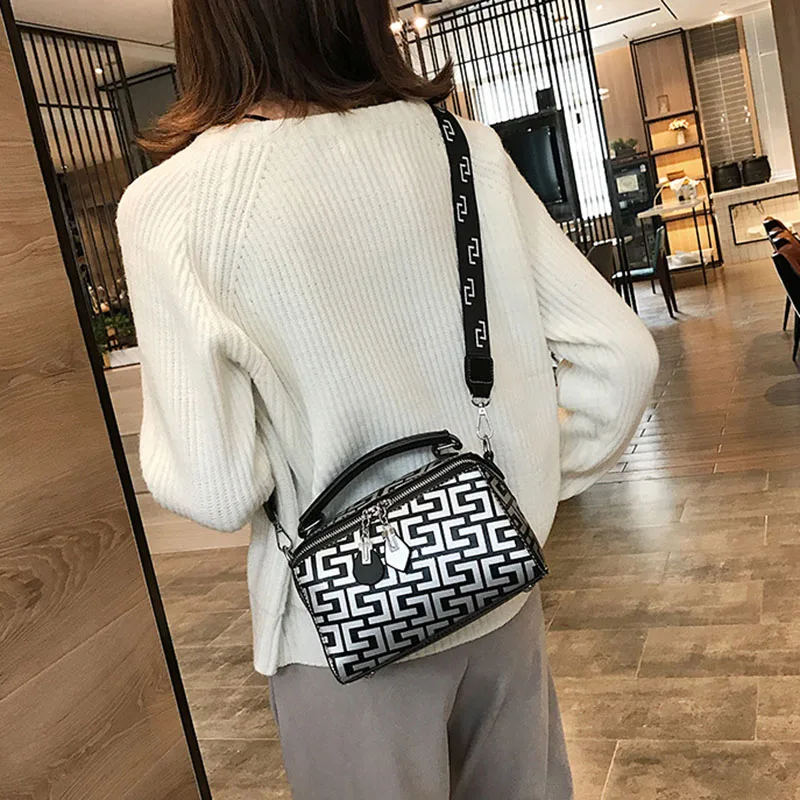 Women Fashion Printing Wide Shoulder Bag INS Popular Leather Handbag Exuqisite Female Messenger Bags Lady Luxury Bolsa SS3493 (16)