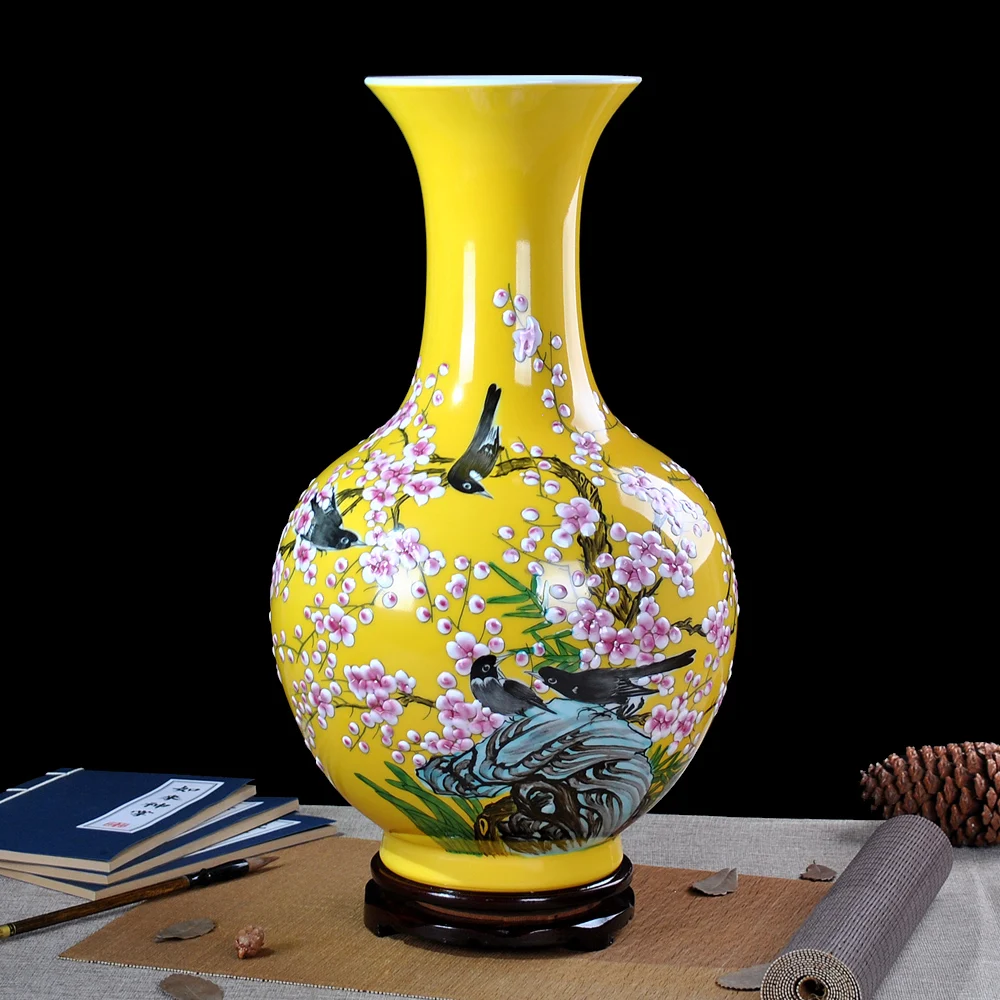 Jingdezhen is famous hand painted ceramic famille rose vase flower
