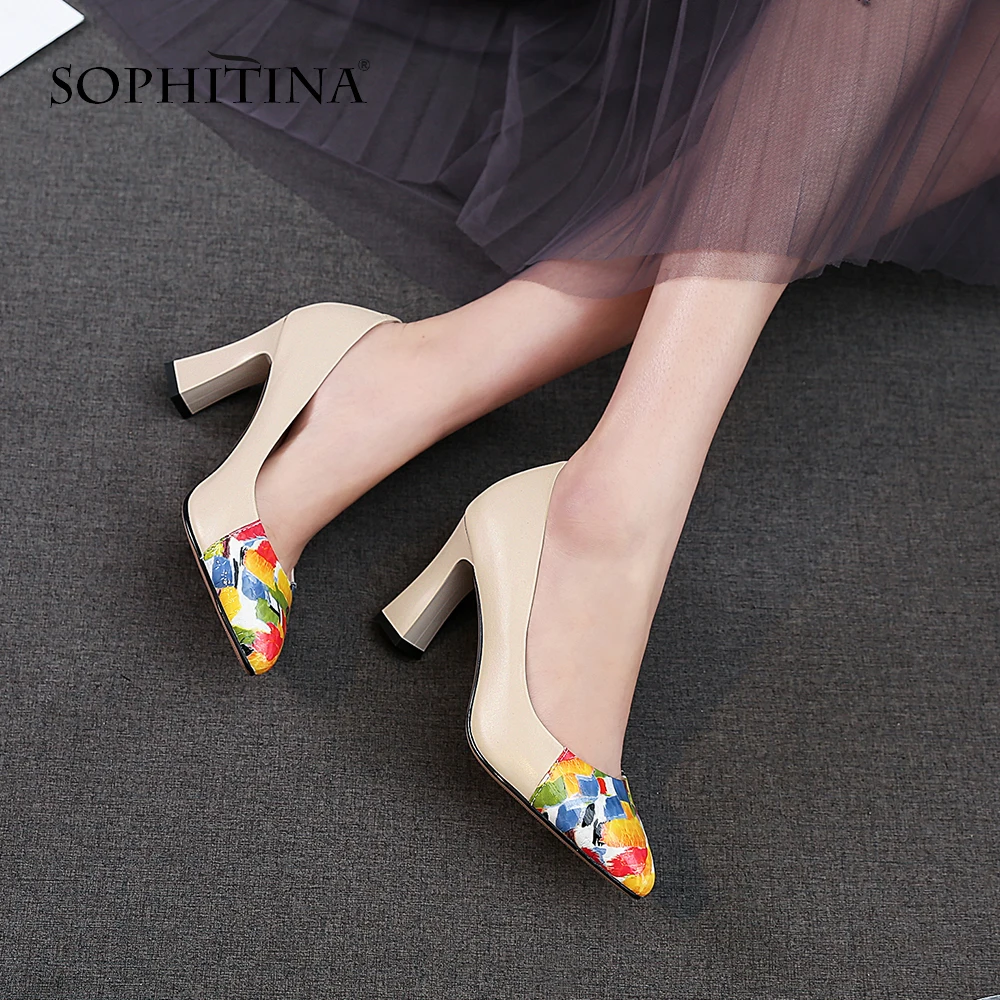 SOPHITINA/Удобные и стильные женские туфли выполнены из натуральной кожи. Изделие с закругленным мыском привлекает внимание лаконичностью своего дизайна. Устойчивый каблук позволит вам чувствовать себя комфортно SO155