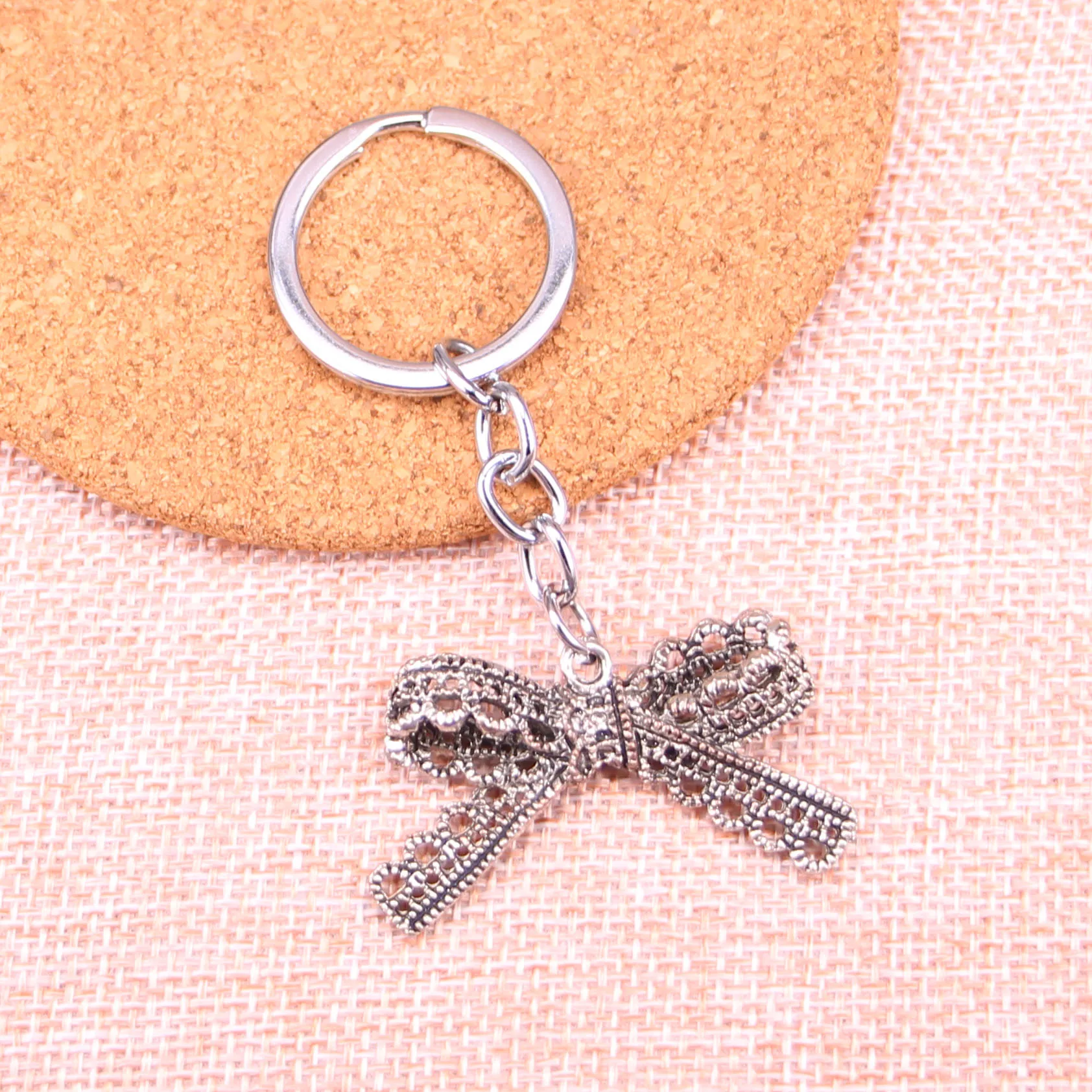 

Car Key Ring Pendant Silver Color Metal Key Chains Accessory Wholesale,Vintage bow-knot bow Keychain