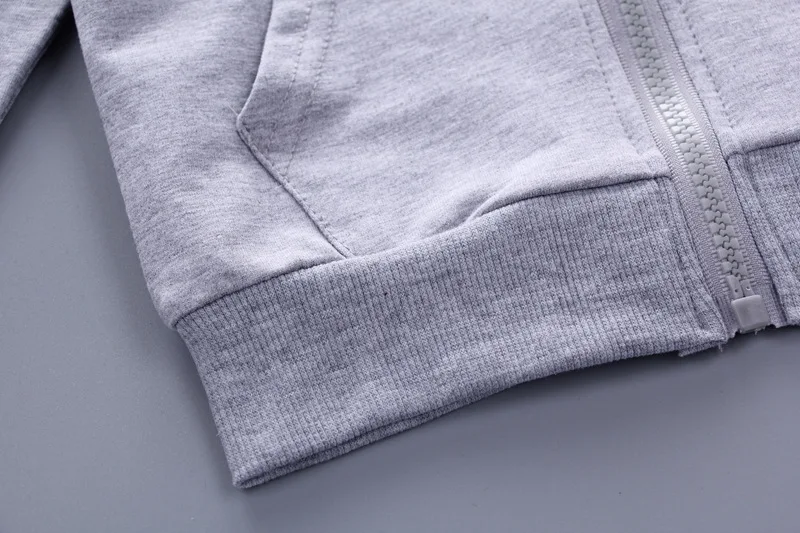 3833519631_1989229164