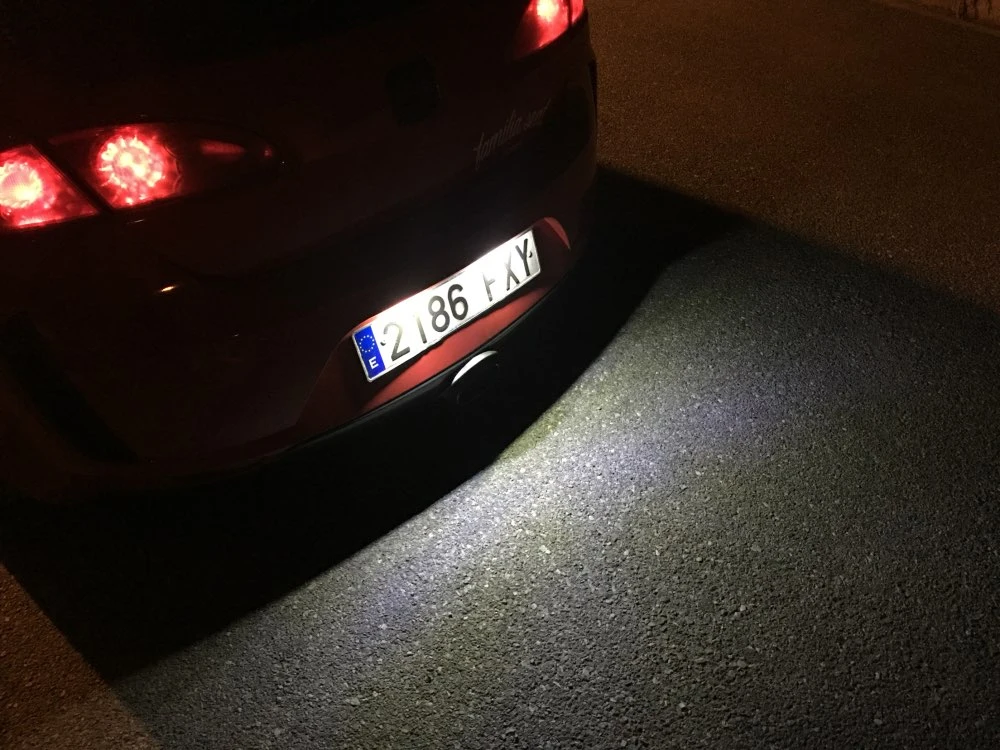 2 шт. ошибка автомобильная светодиодная лампа номерного знака для VW Golf GTI 5 6 Passat Phaeton Scirocco кролик Жук CC для Porsche