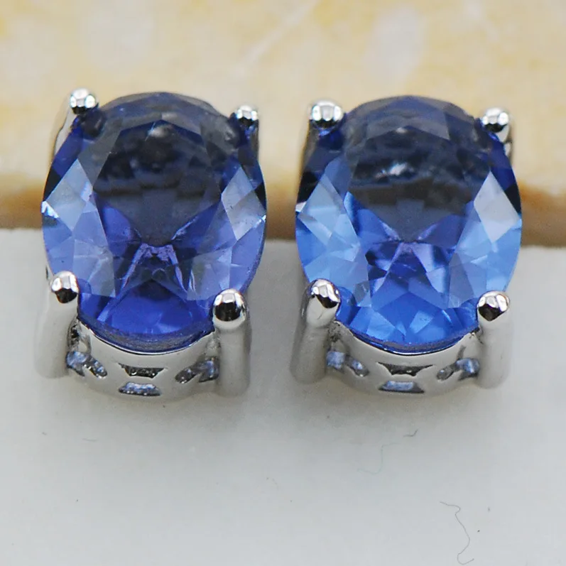 

Light Purple Crystal Zircon 925 Sterling Silver Stud Earrings PE04 This item Min order is $10