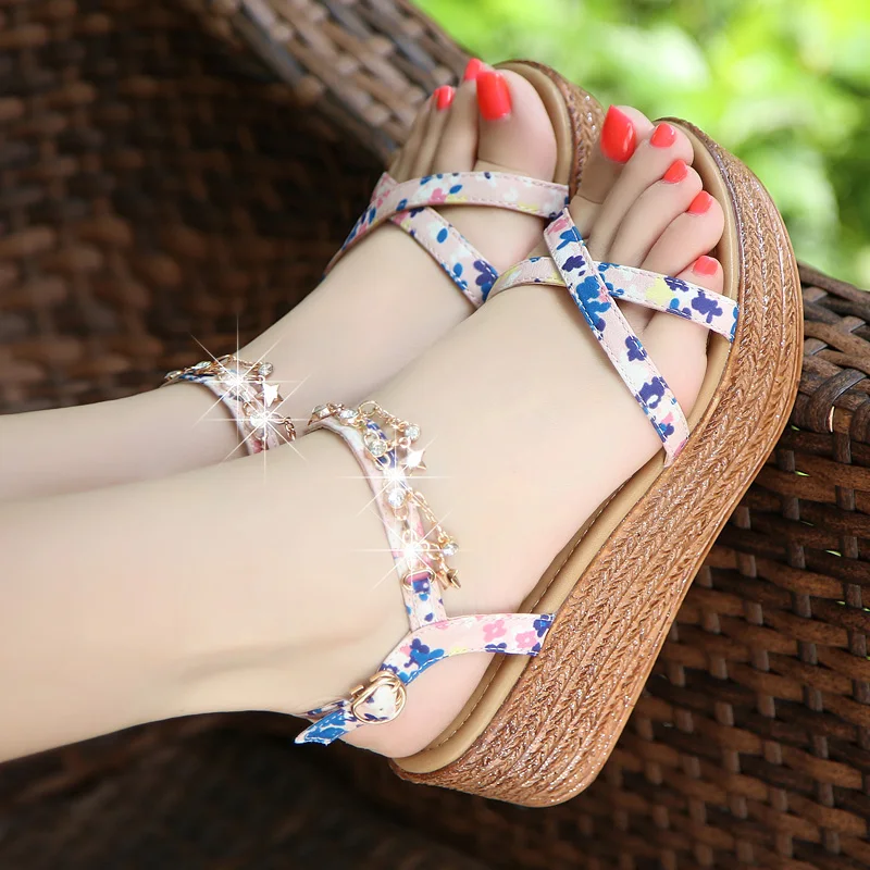 

Bohemian Wedges Sandals Women Summer 2019 New Sweet Platform Shoes With Chain Lady Luxury Sandals