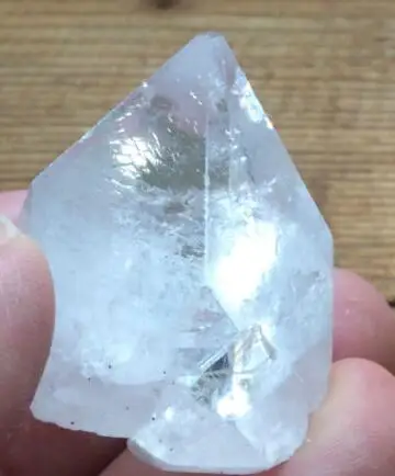 

DYZ 422++++++Apophyllite Twin Pyramid 3.8cm natural shape unpolished