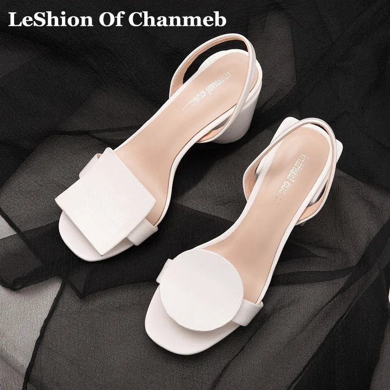 

Popular Style Round Buckle Sqaure Heels Sandals Women Patent Leather Open Toe Square Buckle Round Heels Black White Sandals Shoe