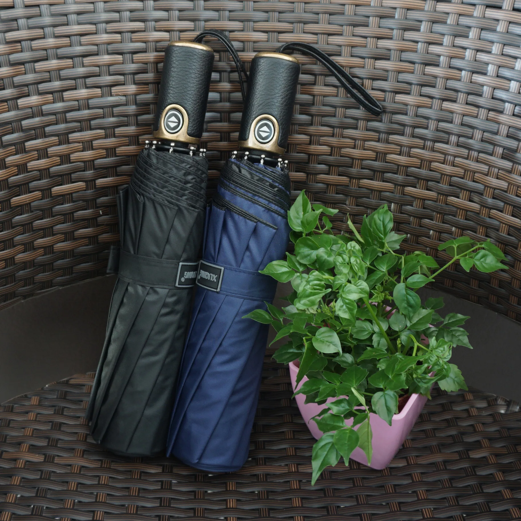 

10 Ribs Strong Automatic Umbrellas Wind Resistant Men Black Three Folding Umbrella Rain Leather Handle Classic Business Paraguas