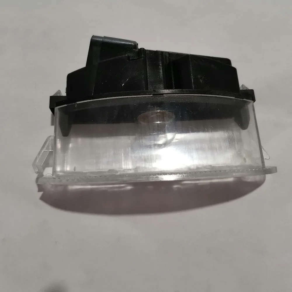 

OEM 7700410754 Rear Number Plate Lamp light For Renault Clio II Twingo