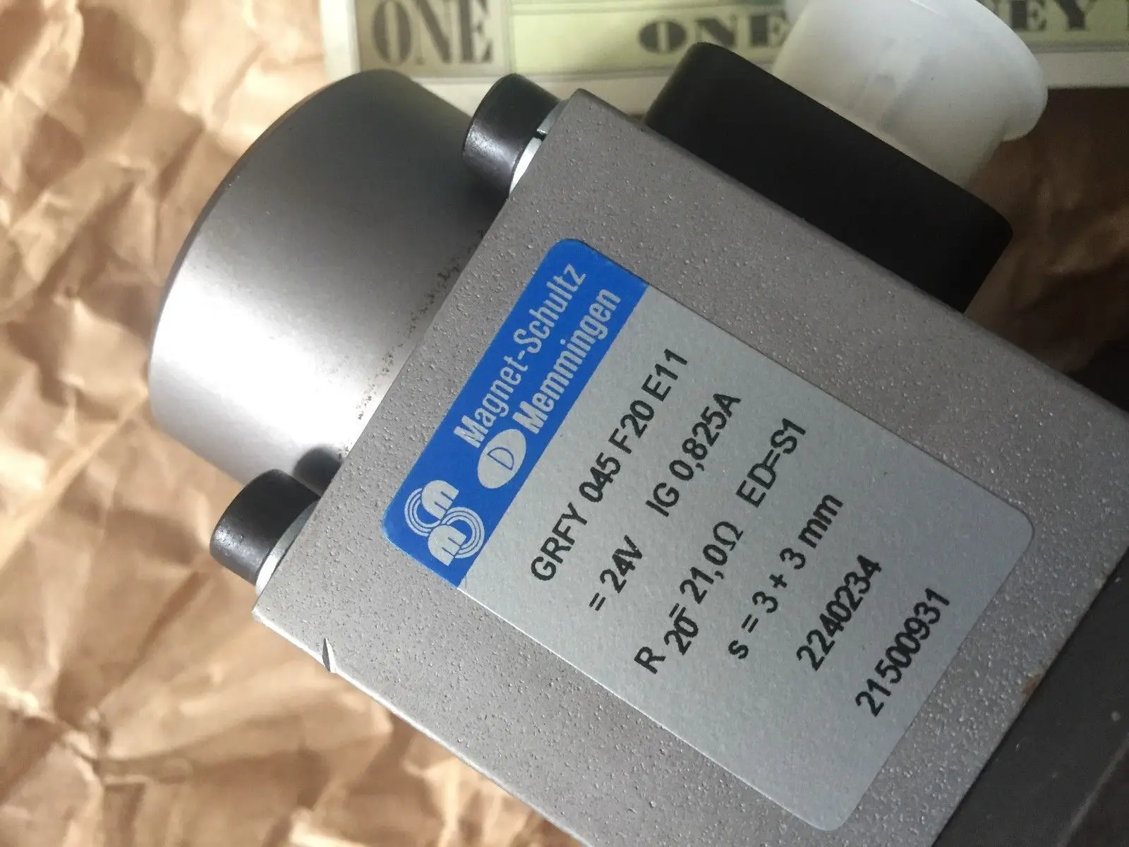 

GRFY 045 F20 E11=24V IG 0.825A R20=21.0Ω ED=S1 S=3+3mm