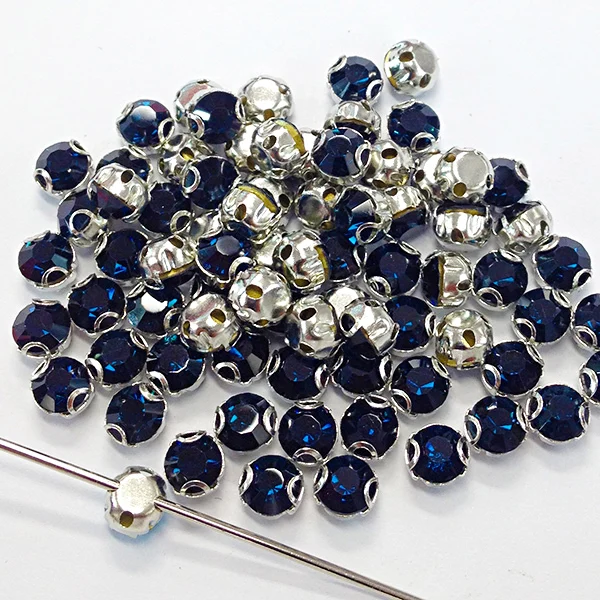 Rhinestones in claw 2