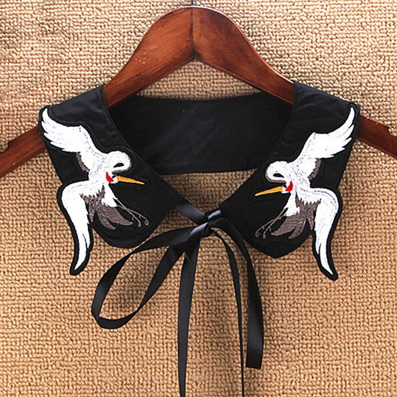 

Women embroidered collar peter pan bowtie detachable collars