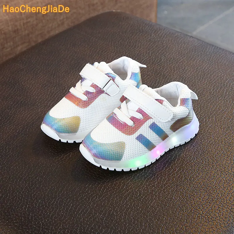 

New Children Luminous Shoes Boys Girls Stripe Sport Running Shoes Baby Lights Fashion Sneakers Toddler Kids LED Sneakers