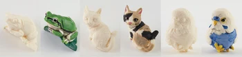 

Assembly Unpainted Scale 1/35 small cat and Parrot animal set figure Historical Resin Model Miniature Kit