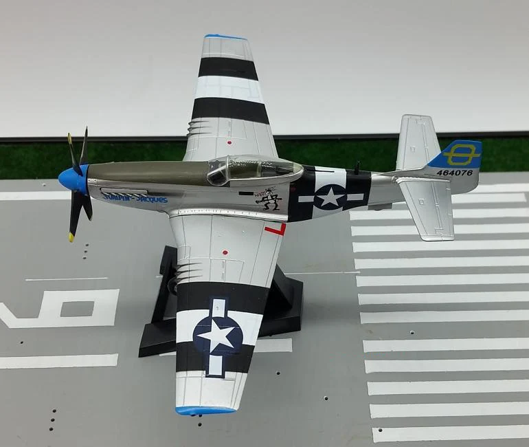 

TRUMPETER 1:72 WWII US P51D Mustang model 37291 Favorite Model