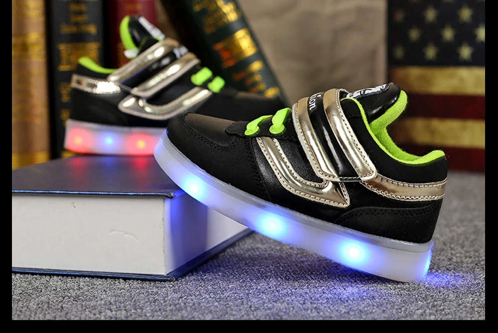 boys-glowing-sneakers-1_20