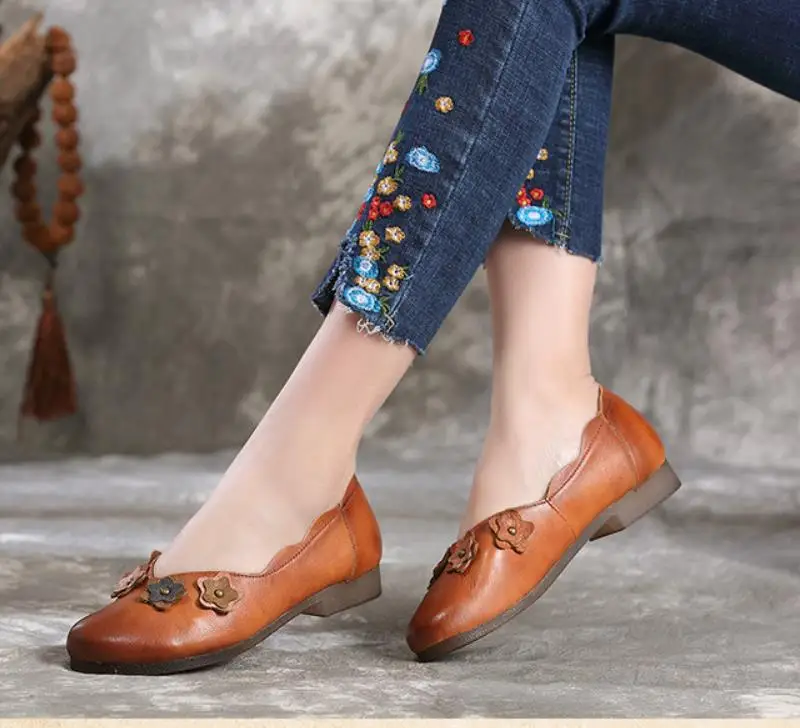 

Spring new woman shoes round head single shoe Hand brushed leisure large size women's shoes Mother's shoes
