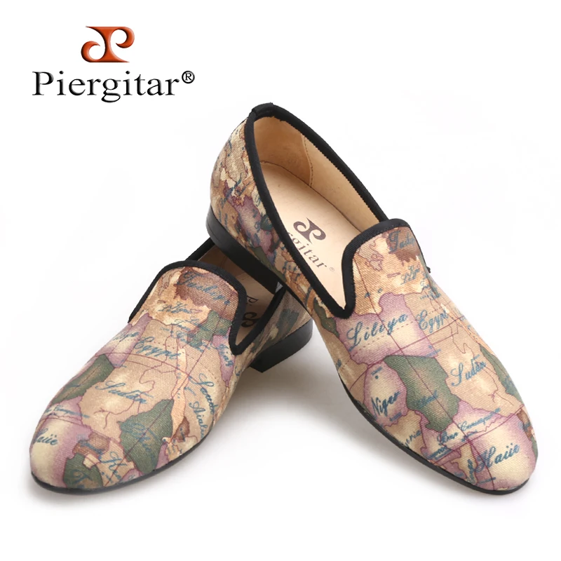 

PIERGITAR Handcraft men fabric shoes with globe printing British design men smoking slippers men casual shoes Party men loafers