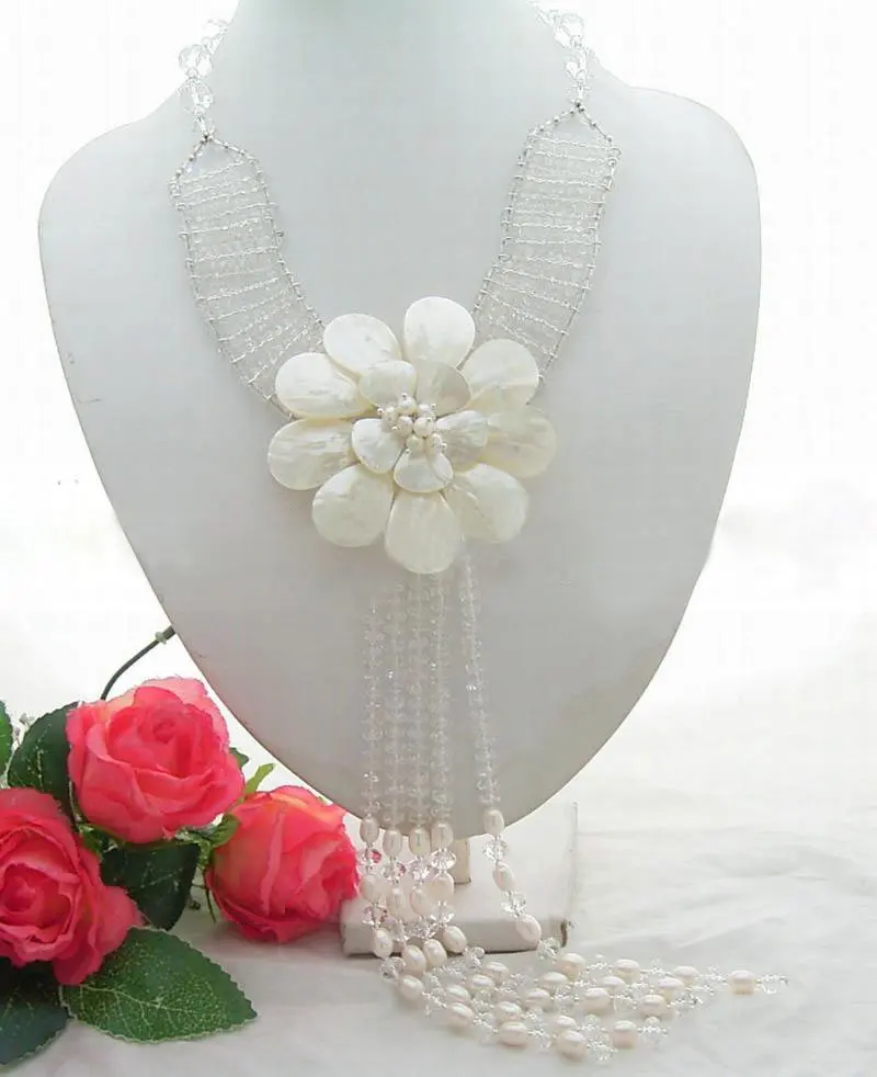 

Beautiful! Pearl&Crystal&Shell Flower Necklace