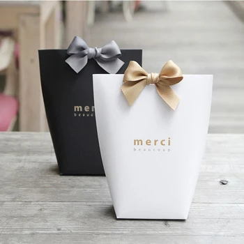 

20pcs Upscale Black White "Merci" Candy Bag French Thank You Wedding Favors Gift Box Package Birthday Party Favor Bags