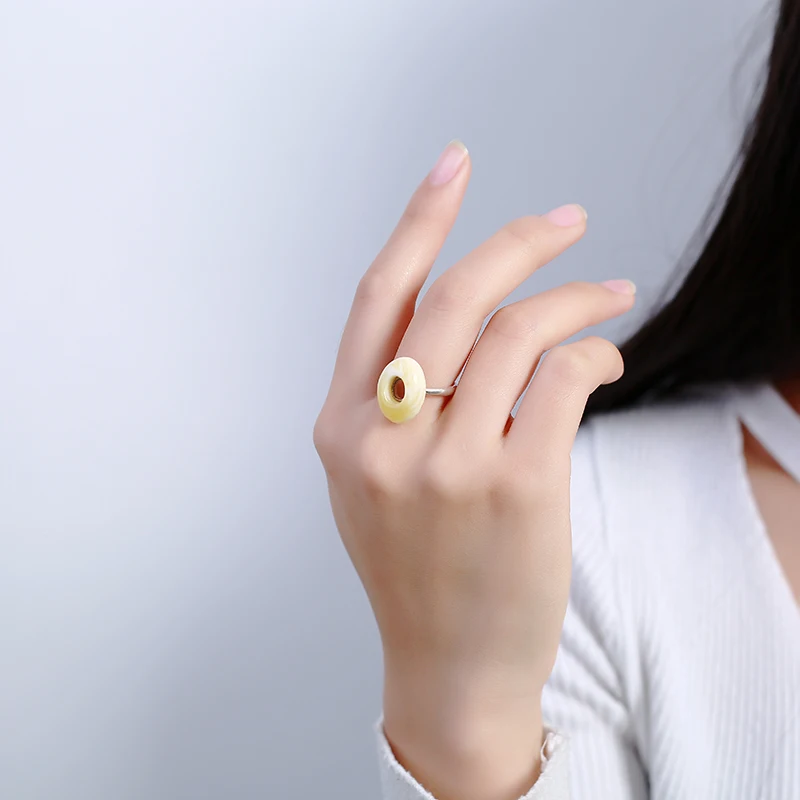 JIUDUO jewelry Exclusive design of natural Baltic amber beeswax Rings female 925 silver inlay to support the re-examination JIUDUO jewelry Exclusive design of natural Baltic amber beeswax Rings female 925 silver inlay to support the re-examination