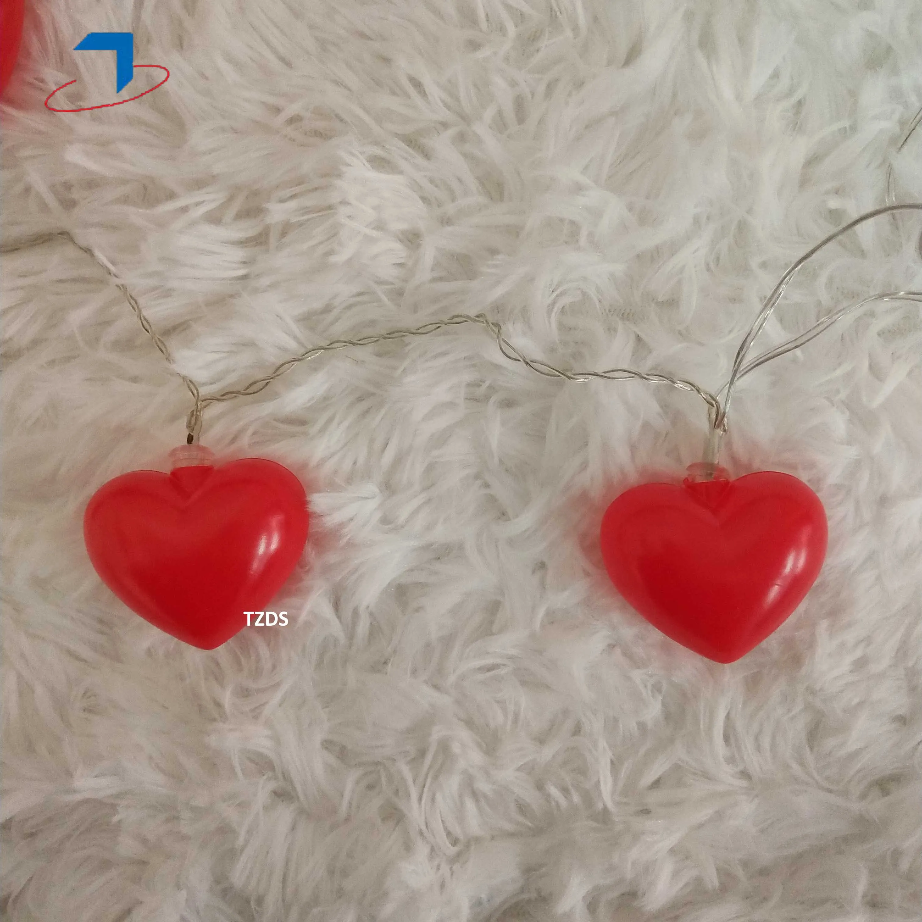 Светодиодный пластиковый красный гирлянда в форме сердца, украшение на День святого Валентина для внутренней гостиной, вечерние