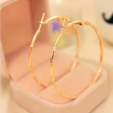 2018 accesorios de joyería de moda de declaración grandes pendientes de bucle redondo Simple chapado en oro pendiente de aro grande para mujer(China)