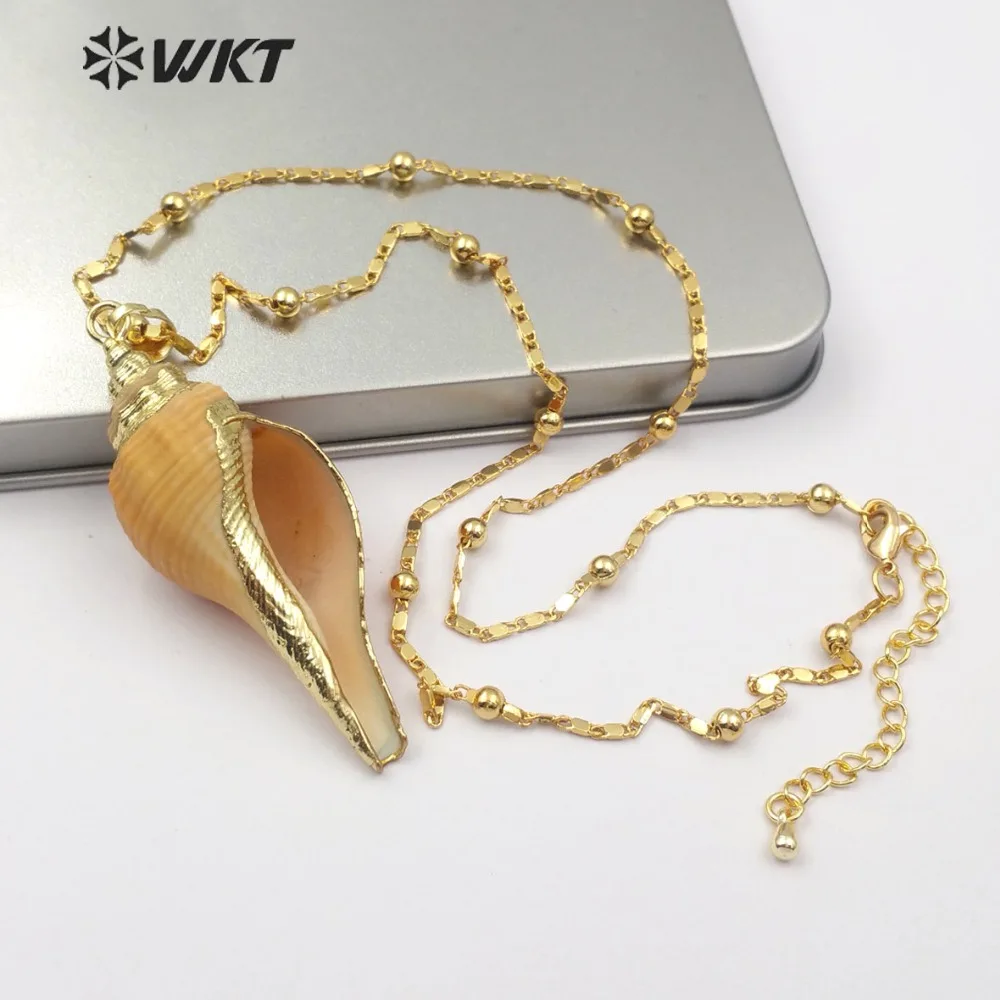 

WT-JN062 Big Trumpet Shell Necklace Honey Color Raw Conch Shell Pendant With Fashion Gold Layer Necklace Summer Beach Jewelry