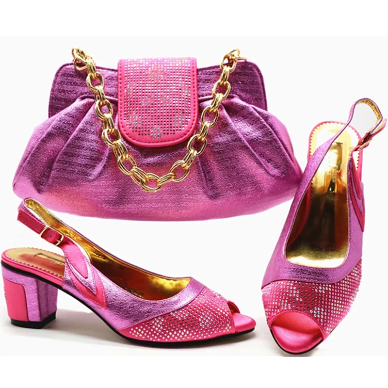 Nieuwe Italiaanse Schoenen en Tassen Schoenen met Tas Set Gesp Hak Sandalen In Vrouwen Italiaanse Afrikaanse Party Pompen schoenen en Tas Nieuwe Italiaanse Schoenen en Tassen Schoenen met Tas Set Gesp Hak Sandalen In Vrouwen Italiaanse Afrikaanse Party Pompen schoenen en Tas