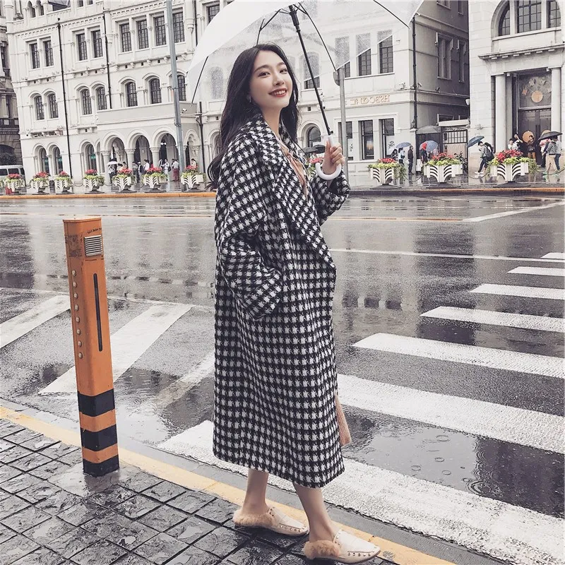 

2018 Spring Winter European Women Wool Blends Plaid Cocoon Coat Button Black White Thick Long Loose Outerwear Coats