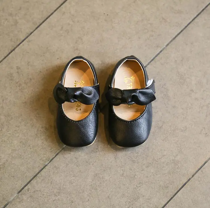 Весенне-осенняя модель обуви для маленьких девочек; нескользящая обувь принцессы с мягкой подошвой для малышей; детская кожаная обувь с бантом; размеры 15-19