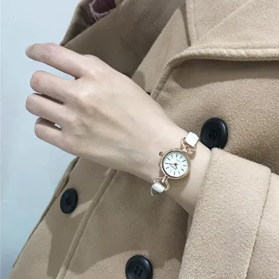 

Fashion watch female middle school students Korean version of the simple luminous casual atmosphere quartz men's watch couple wa