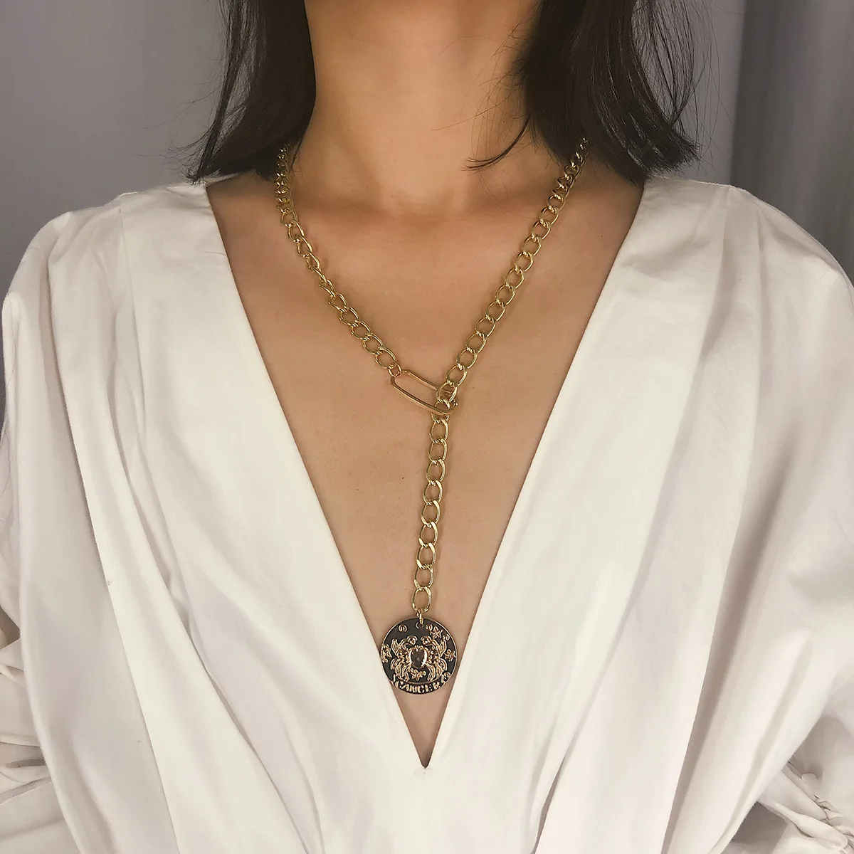

Creative Rectangle Irregular Charm Female Crab Embossed Long Sweater Chain Necklace Punk Style Cool Jewelry