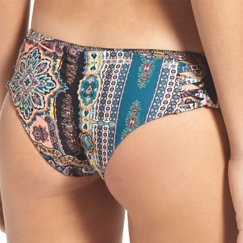 bikinis women (2)