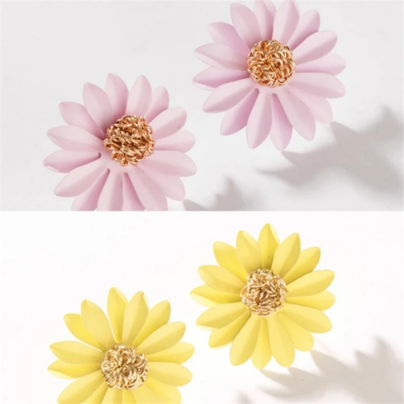 

New Lovely Daisy Flower Stud Earrings margarita Earring Female Piercing Yellow Pink Green Small Flower Earrings for Women Gifts