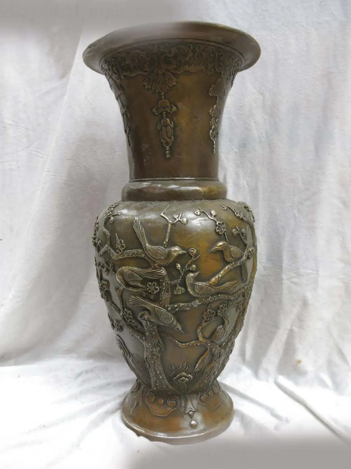 

17" China brass carved fine copper beautiful magpie plum blossom Vase Statue (D0426)