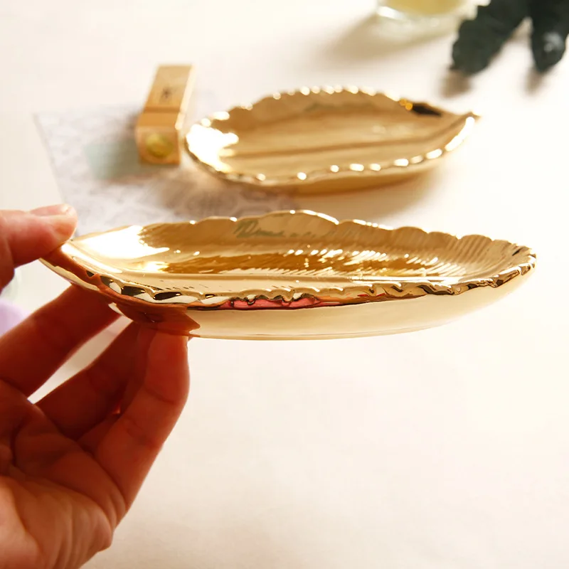 Роскошный золотой поднос в виде листа нордическая керамическая Ювелирная тарелка десертные лотки фруктовые закуски блюдо домашний декор украшения офисный стол органайзер