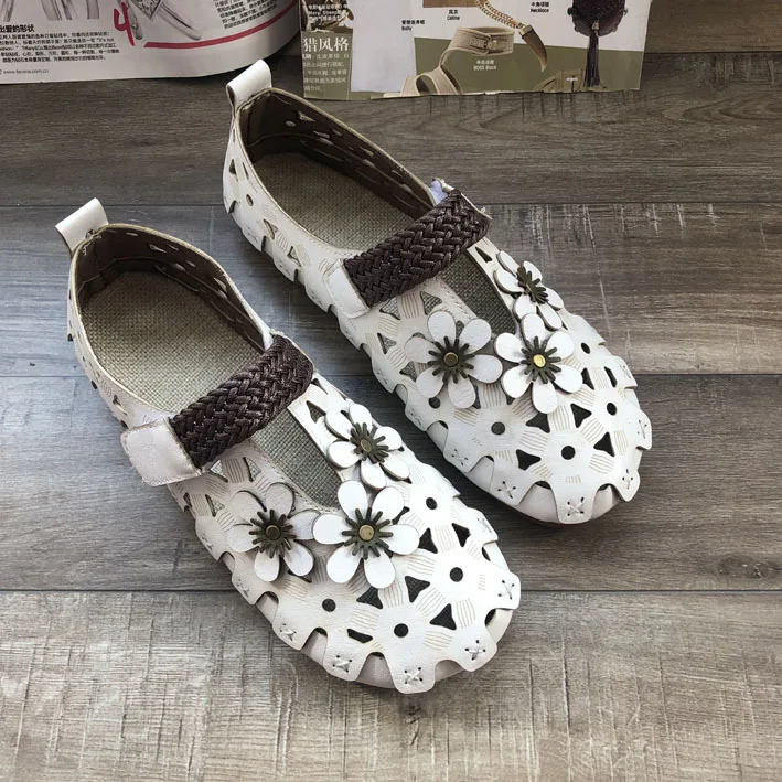 

2019 new summer flat with single shoes hole shoes flat beanie lazy shoes flowers hollow fisherman shoes women