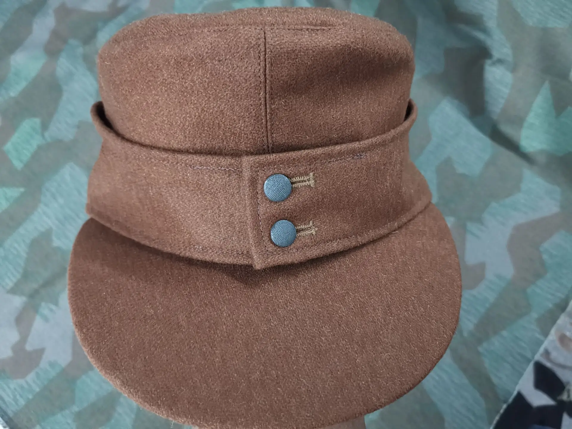 

WW2 E.M.D German .M43 hat . Wool
