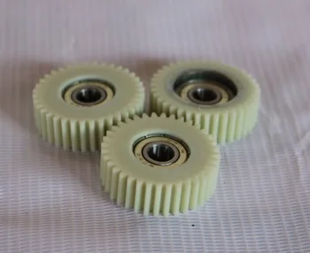 

Diameter:36.5mm 27Teeths- Thickness:10mm Electric Vehicle Gear With Bearing Motor nylon gear--innder d:8mm